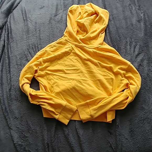 Yellow cropped sweater - Picture 2 of 2